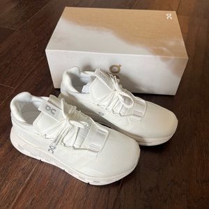 White On Cloud Cloudnova running shoes